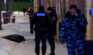 伊朗被渗透的惨状，给普京本人敲响警钟，俄罗斯不能成下个伊朗