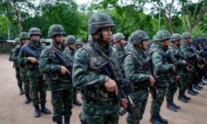 中方话音刚落，泰国松口停火，开出3大条件，要洪森父子“投降”！