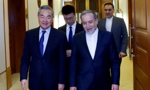 美国管不了的事以色列想试试，向中国提要求：别再买一滴伊朗石油