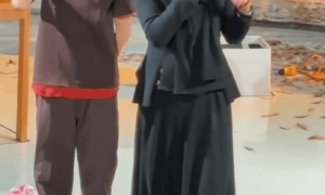 宋丹丹泪洒张一山话剧表演现场：他是我的骄傲