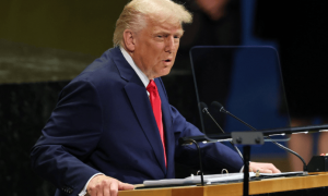 枪声响了，柬埔寨把路走绝，泰国动手后才发现，自己捅了马蜂窝！特朗普还会去维护和平吗？