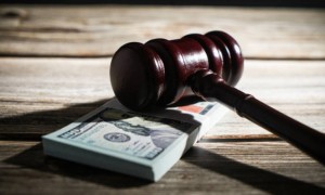 将教育资源当作谋私敛财的工具，教育部原副部长杜玉波被公诉