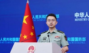 大量外国船在霍尔木兹海峡挂五星红旗，国防部：公道自在人心